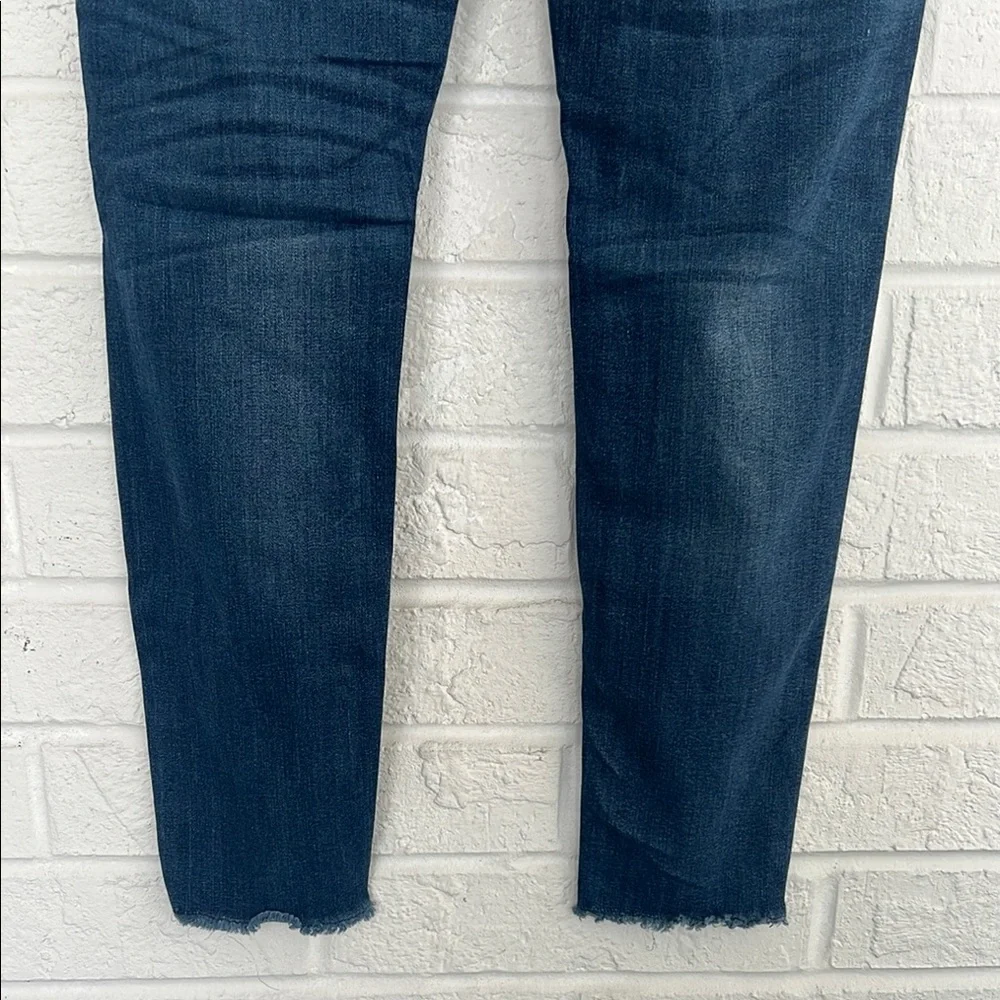 Just USA Women's Distressed Cropped Blue Jeans with Rips Size 30 - Picture 6 of 9